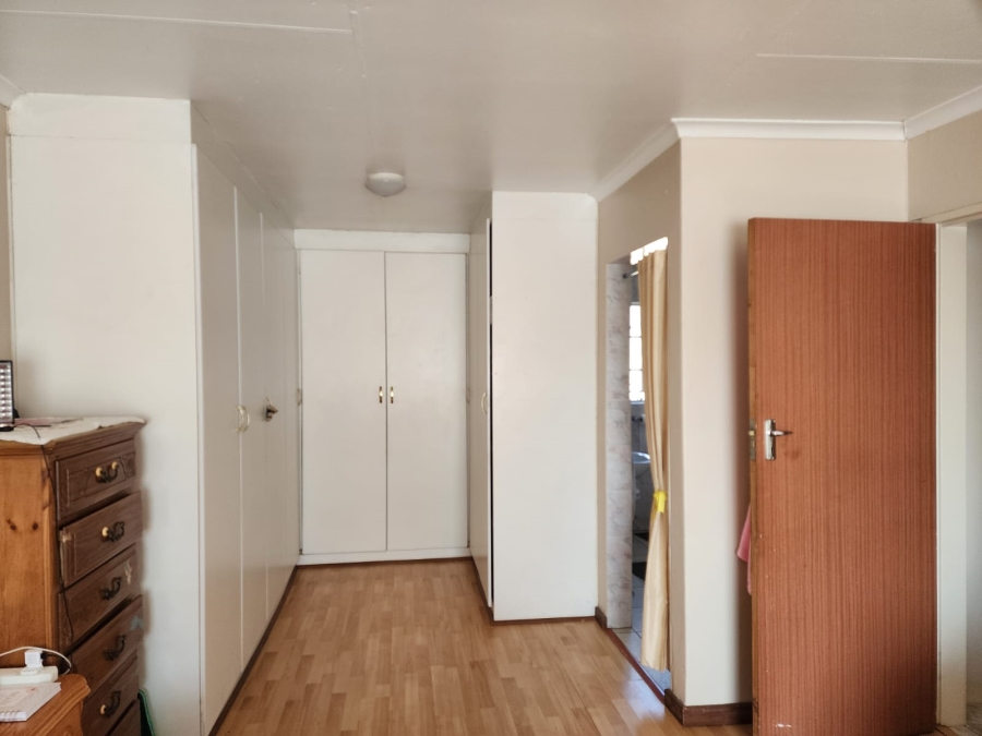3 Bedroom Property for Sale in Kookrus Gauteng