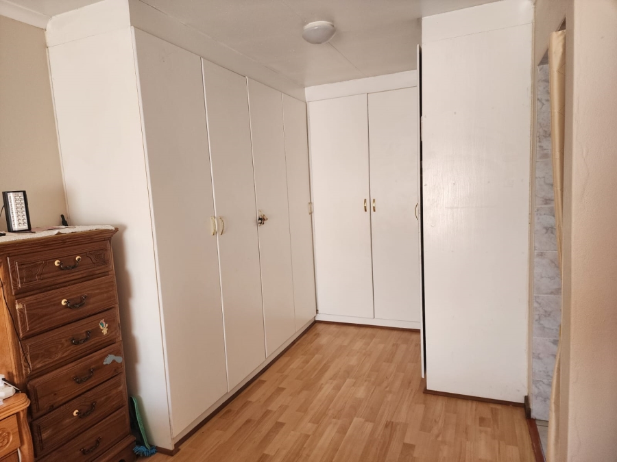 3 Bedroom Property for Sale in Kookrus Gauteng