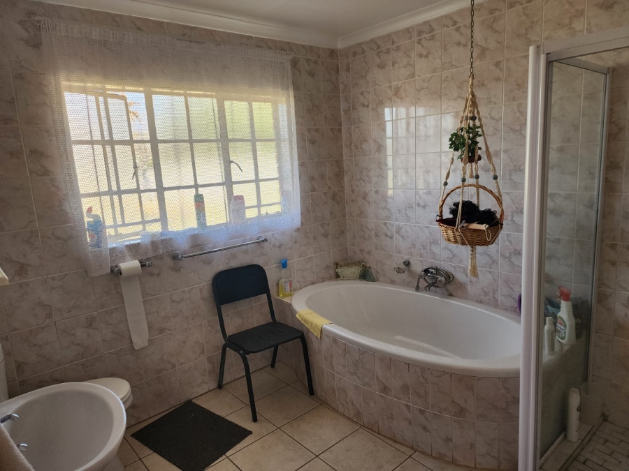 3 Bedroom Property for Sale in Kookrus Gauteng