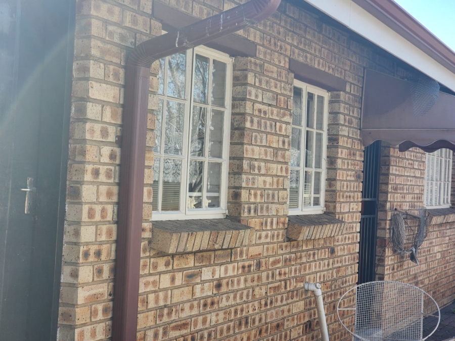 3 Bedroom Property for Sale in Kookrus Gauteng
