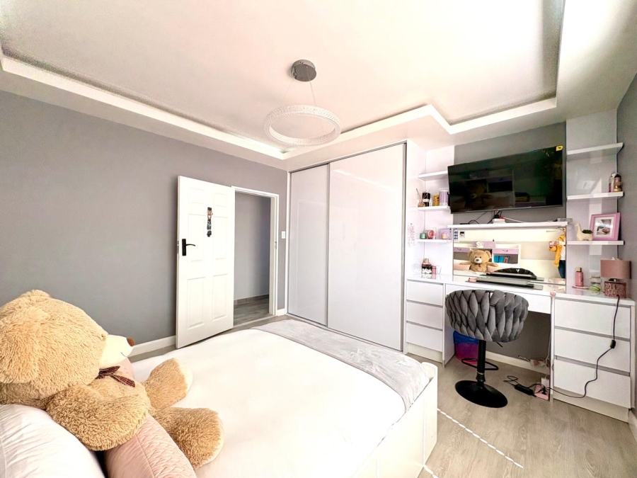 4 Bedroom Property for Sale in Sunward Park Gauteng