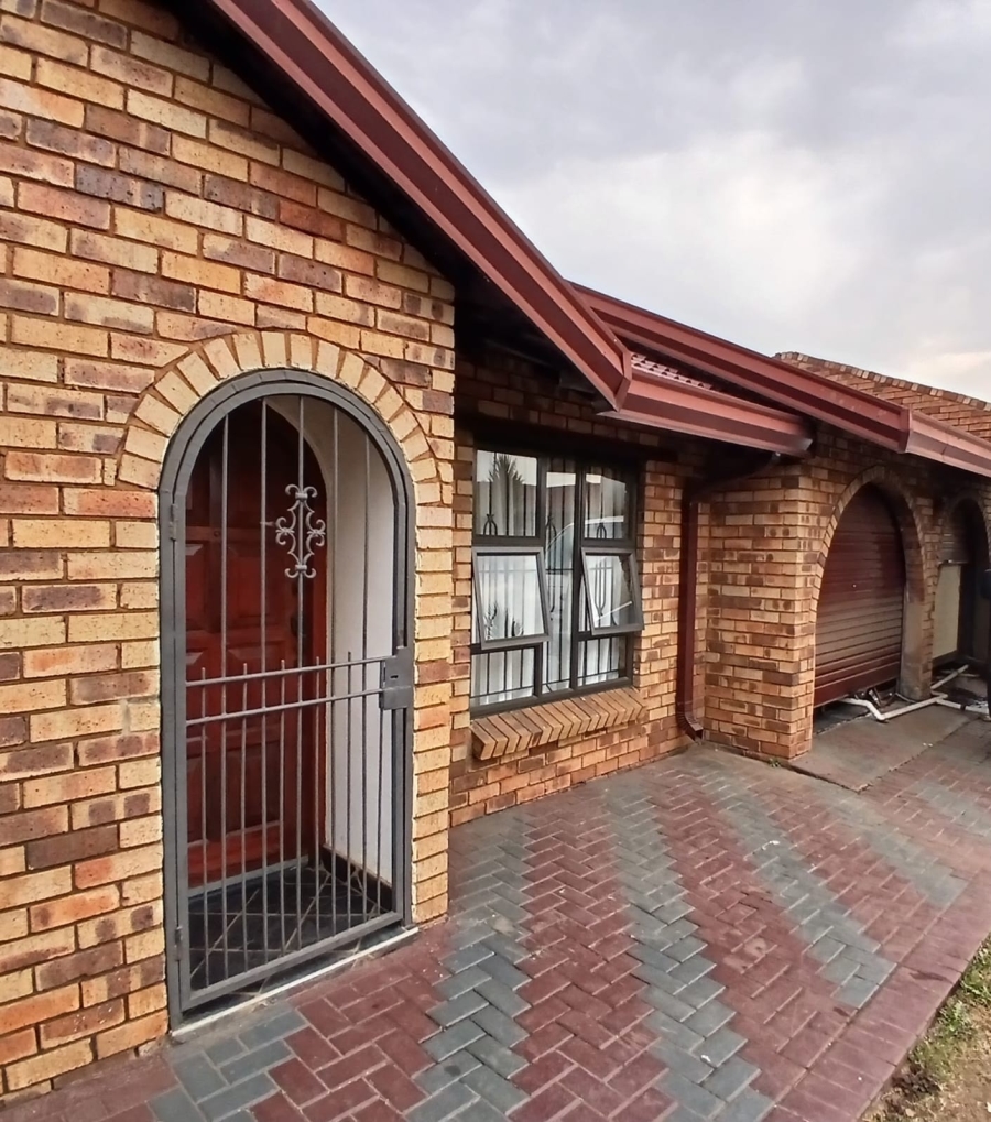 3 Bedroom Property for Sale in Vosloorus Gauteng