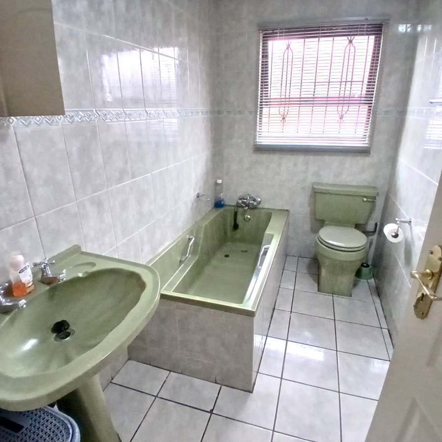 3 Bedroom Property for Sale in Vosloorus Gauteng