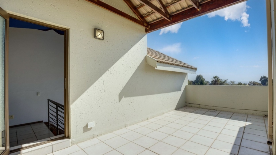 To Let 2 Bedroom Property for Rent in Lonehill Gauteng