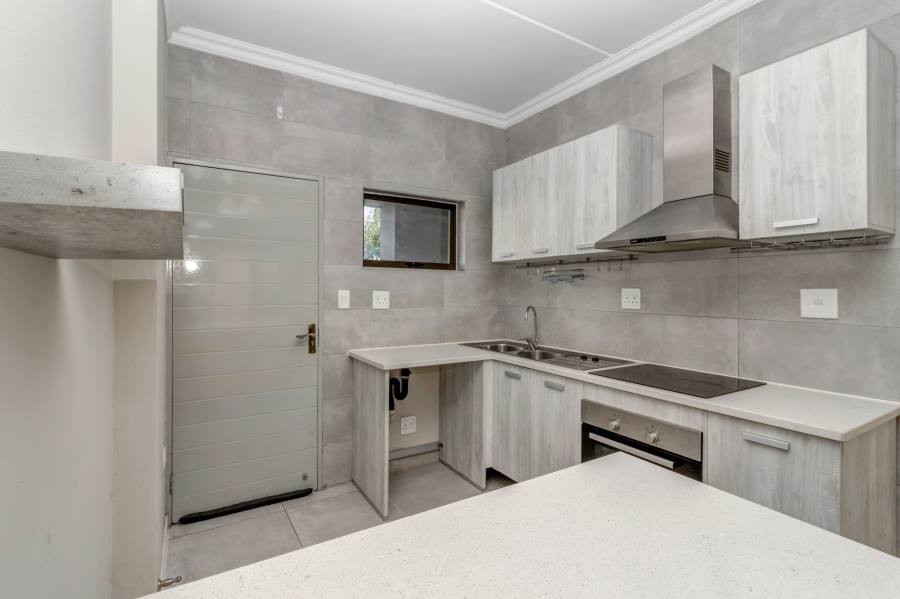 To Let 2 Bedroom Property for Rent in Broadacres Gauteng