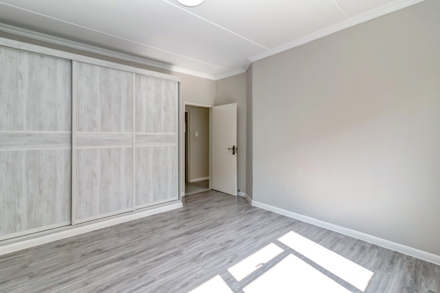 To Let 2 Bedroom Property for Rent in Broadacres Gauteng