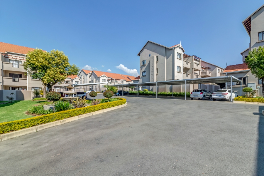 To Let 2 Bedroom Property for Rent in Broadacres Gauteng