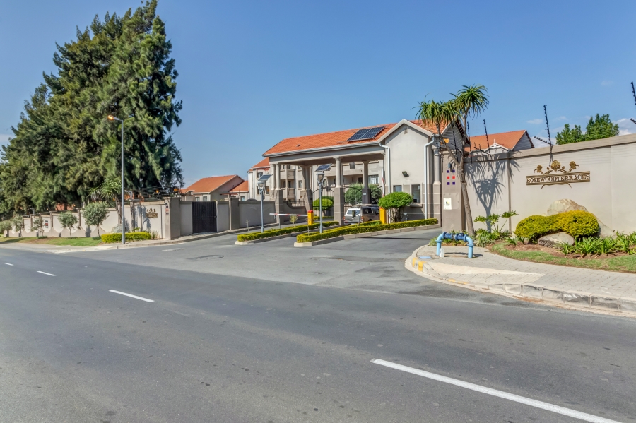 To Let 2 Bedroom Property for Rent in Broadacres Gauteng