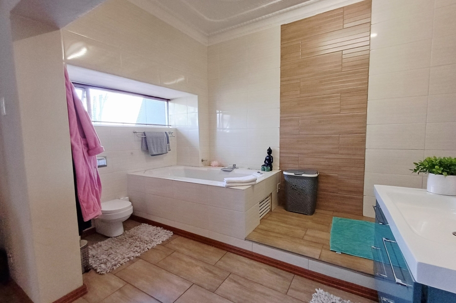 4 Bedroom Property for Sale in Primrose Hill Gauteng