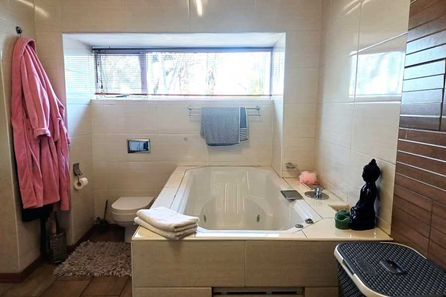 4 Bedroom Property for Sale in Primrose Hill Gauteng