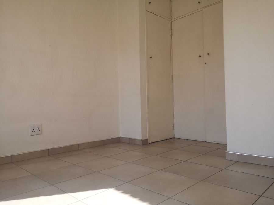 To Let 3 Bedroom Property for Rent in Risidale Gauteng