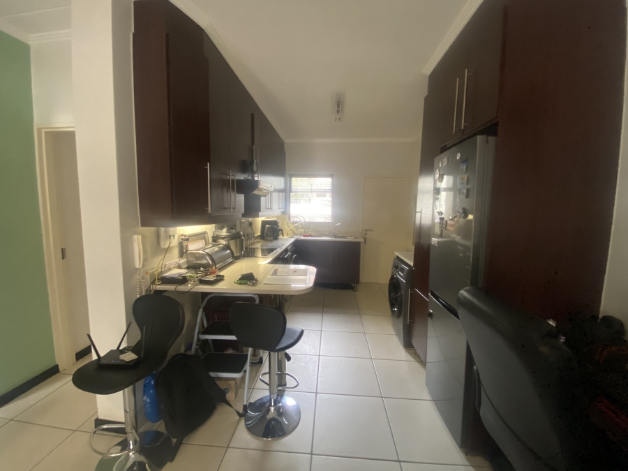 To Let 2 Bedroom Property for Rent in Greenstone Hill Gauteng