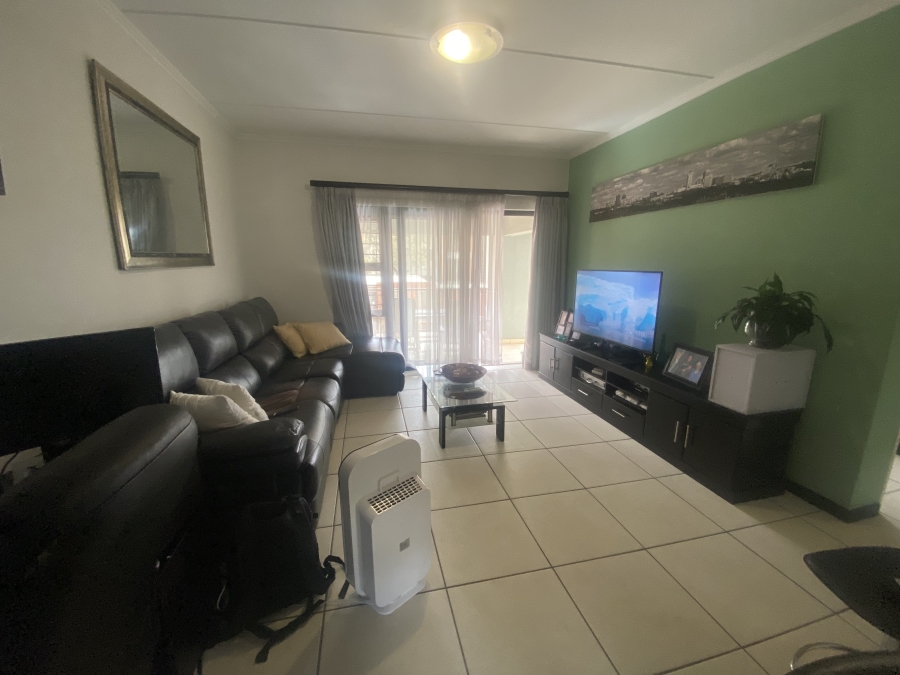 To Let 2 Bedroom Property for Rent in Greenstone Hill Gauteng