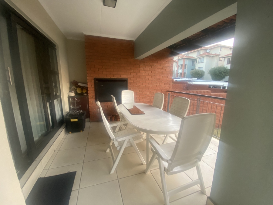 To Let 2 Bedroom Property for Rent in Greenstone Hill Gauteng