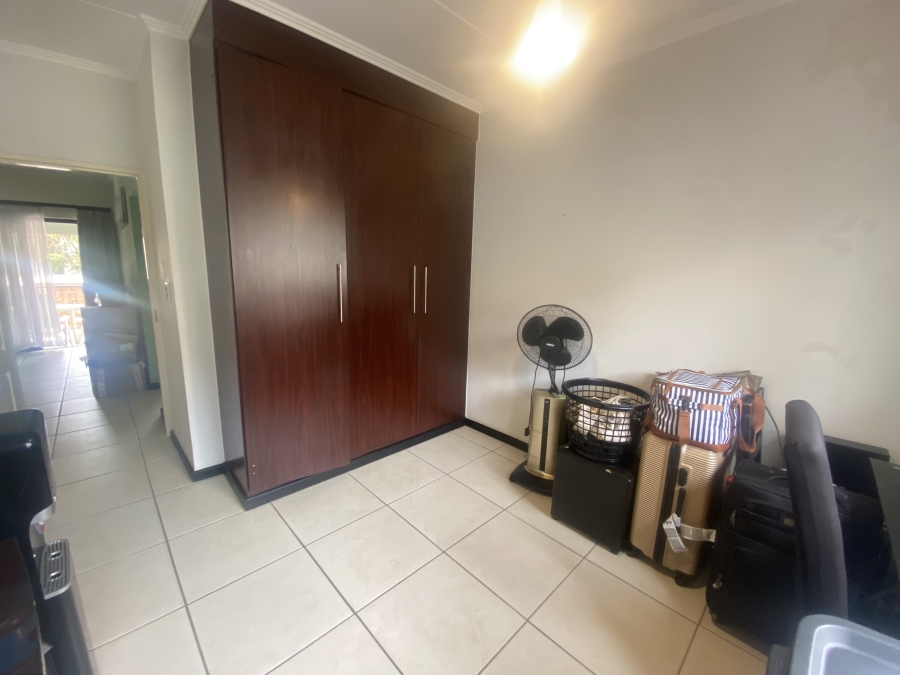 To Let 2 Bedroom Property for Rent in Greenstone Hill Gauteng