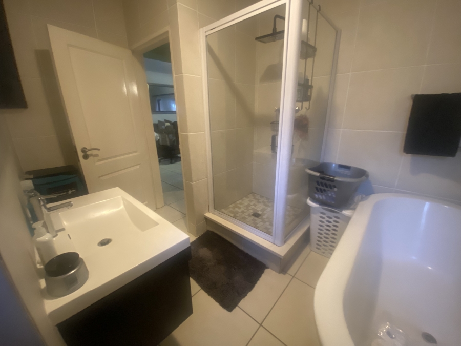 To Let 2 Bedroom Property for Rent in Greenstone Hill Gauteng