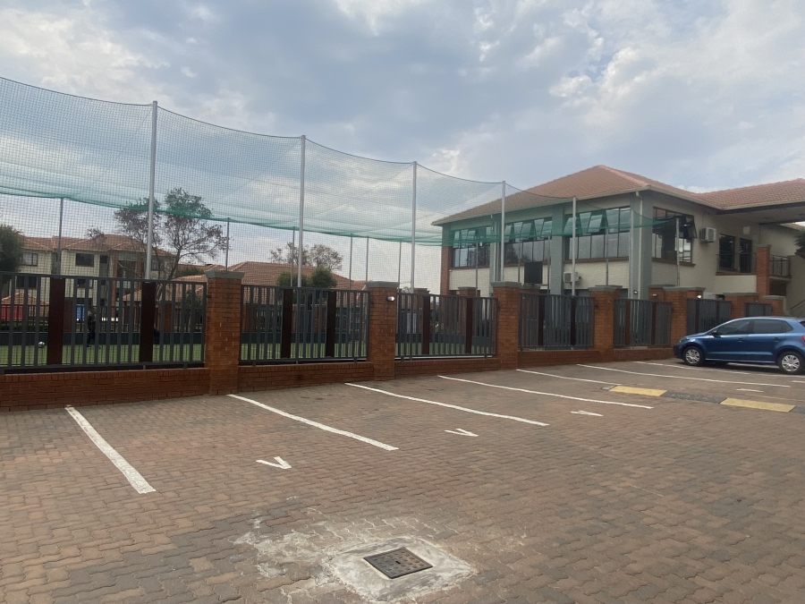 To Let 2 Bedroom Property for Rent in Greenstone Hill Gauteng