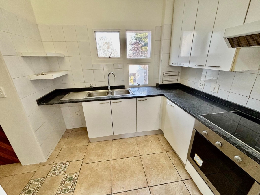 To Let 3 Bedroom Property for Rent in Atholl Gauteng