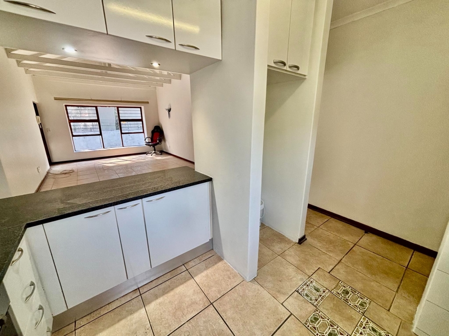 To Let 3 Bedroom Property for Rent in Atholl Gauteng