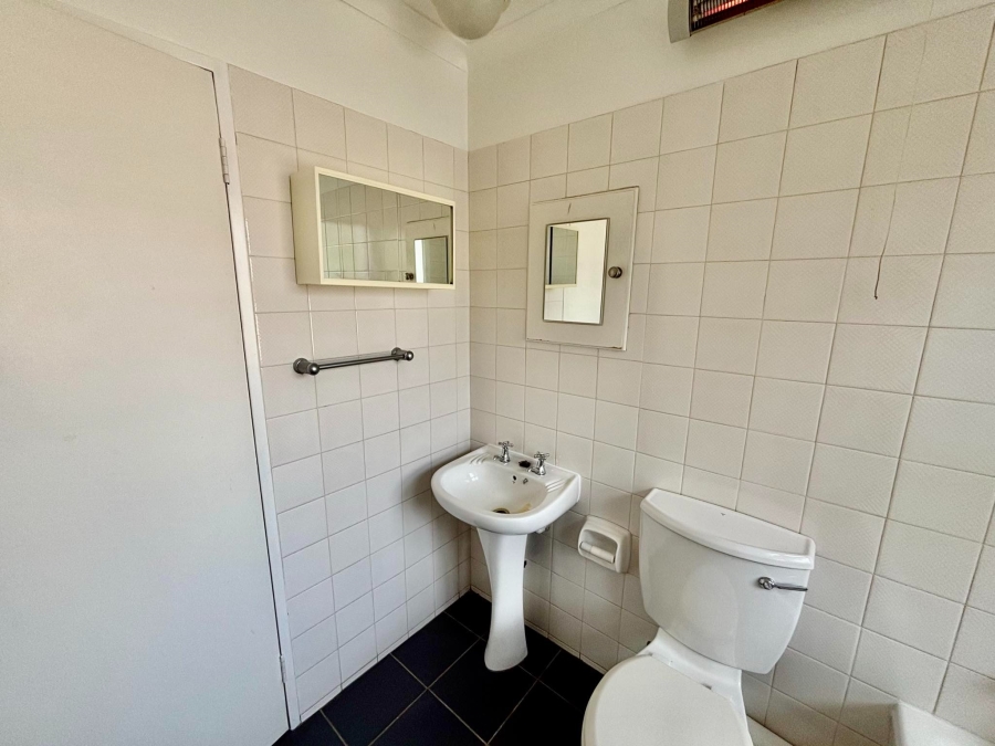 To Let 3 Bedroom Property for Rent in Atholl Gauteng