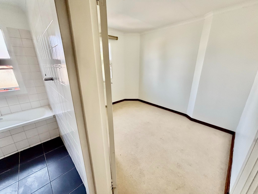 To Let 3 Bedroom Property for Rent in Atholl Gauteng
