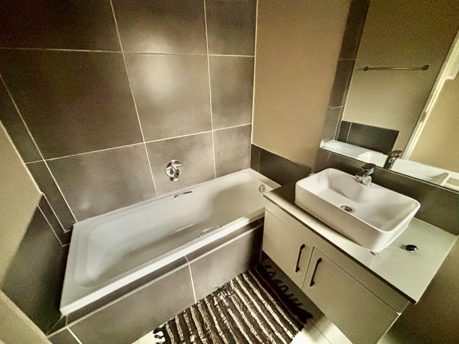 To Let 2 Bedroom Property for Rent in Craighall Gauteng