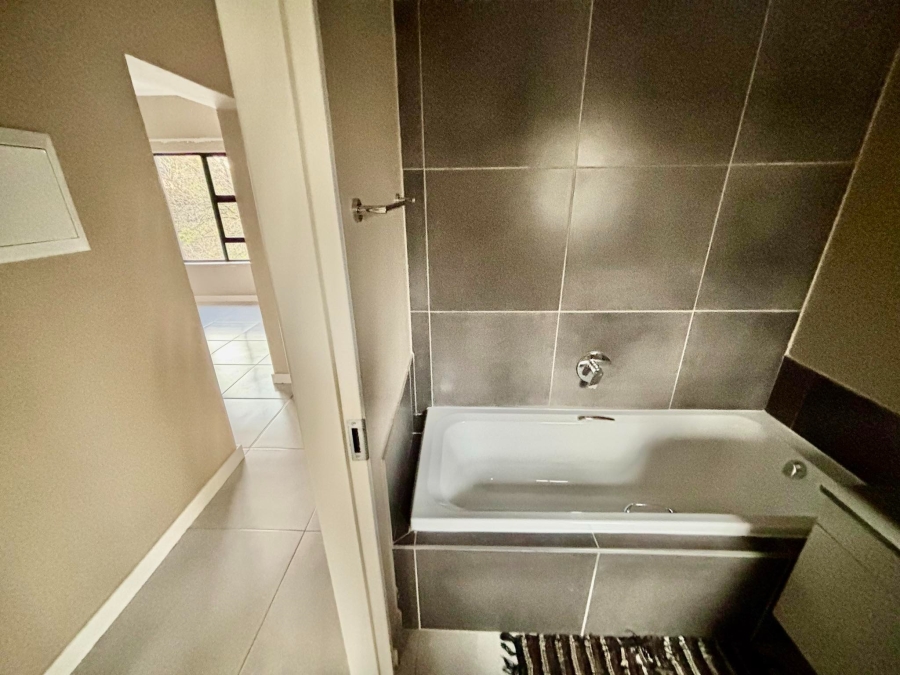 To Let 2 Bedroom Property for Rent in Craighall Gauteng