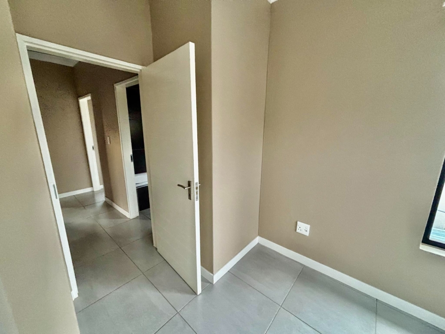 To Let 2 Bedroom Property for Rent in Craighall Gauteng
