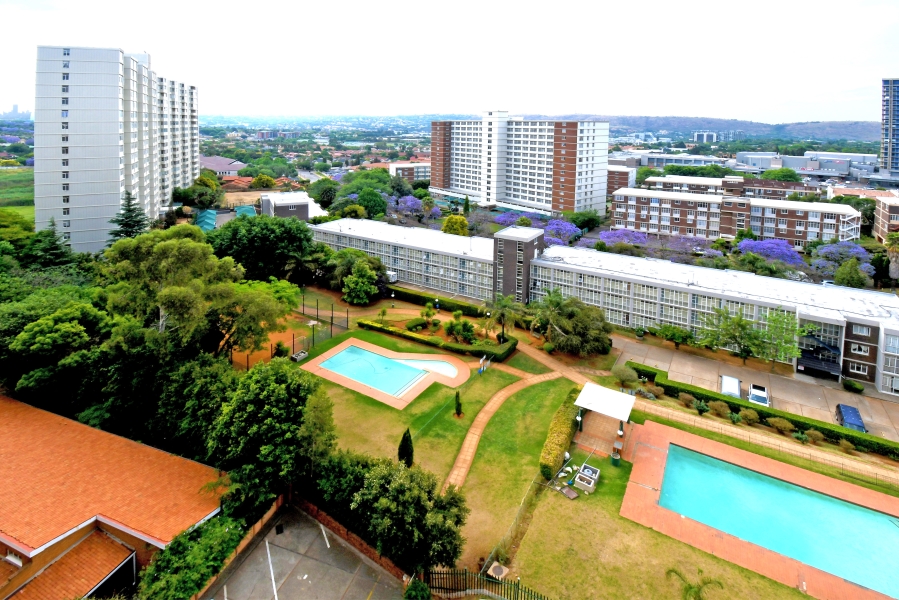 To Let 3 Bedroom Property for Rent in Bedford Gardens Gauteng