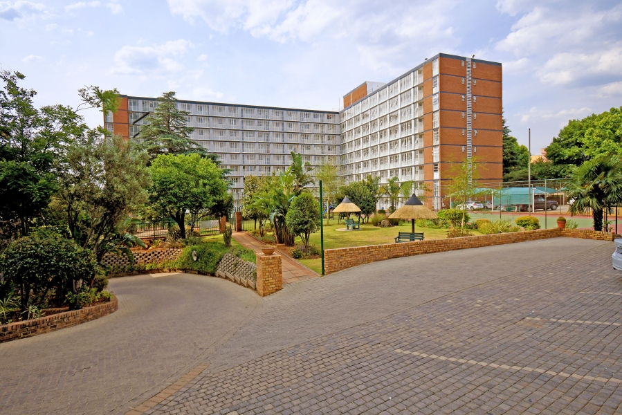To Let 3 Bedroom Property for Rent in Bedford Gardens Gauteng
