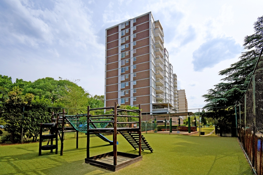 To Let 3 Bedroom Property for Rent in Bedford Gardens Gauteng