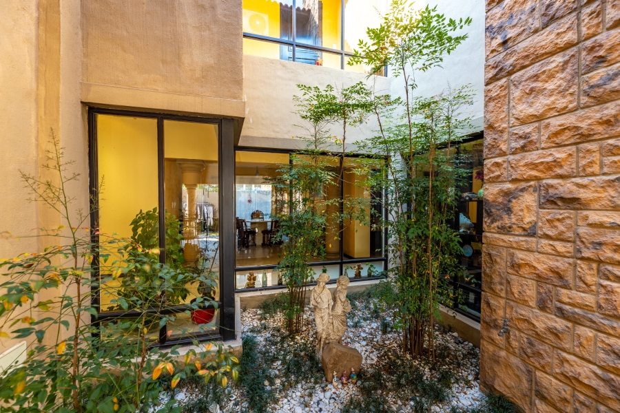 6 Bedroom Property for Sale in Beverley Gauteng