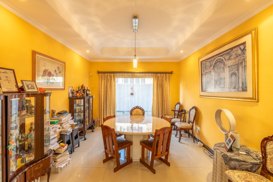 6 Bedroom Property for Sale in Beverley Gauteng