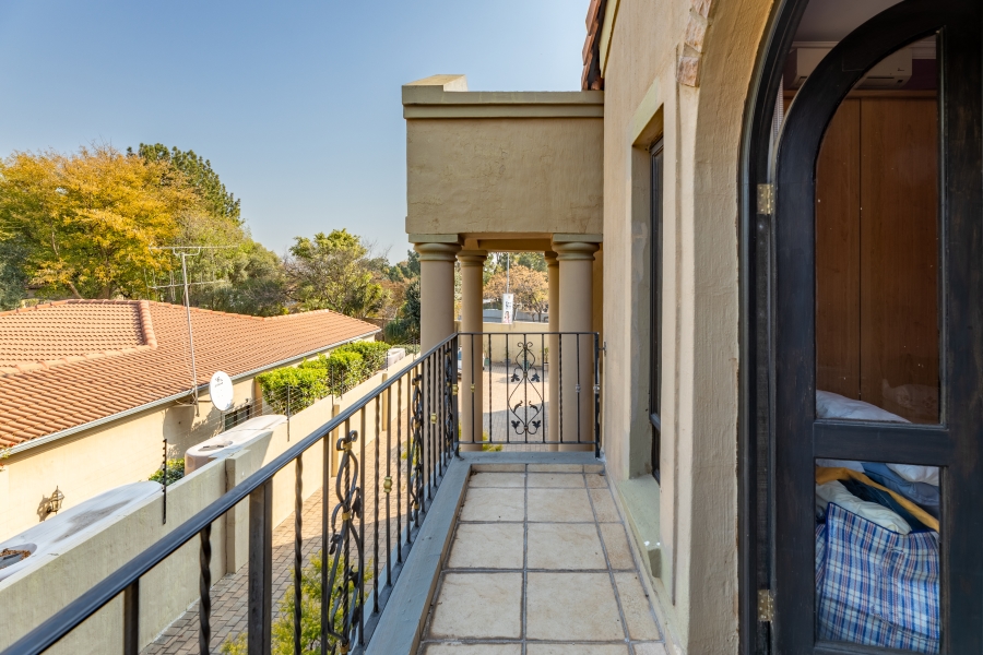 6 Bedroom Property for Sale in Beverley Gauteng