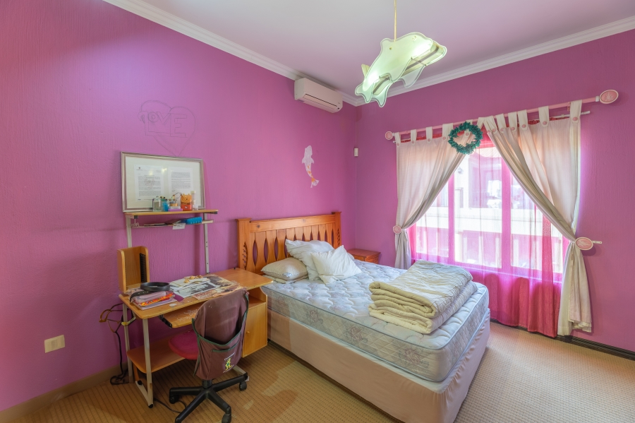 6 Bedroom Property for Sale in Beverley Gauteng