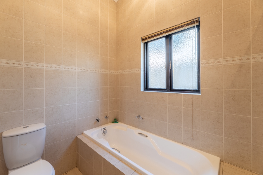 6 Bedroom Property for Sale in Beverley Gauteng