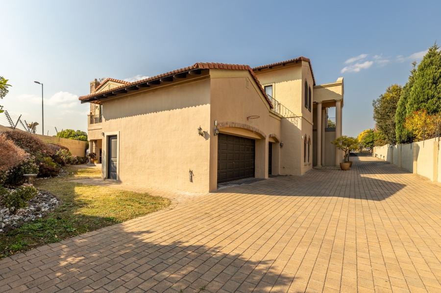 6 Bedroom Property for Sale in Beverley Gauteng
