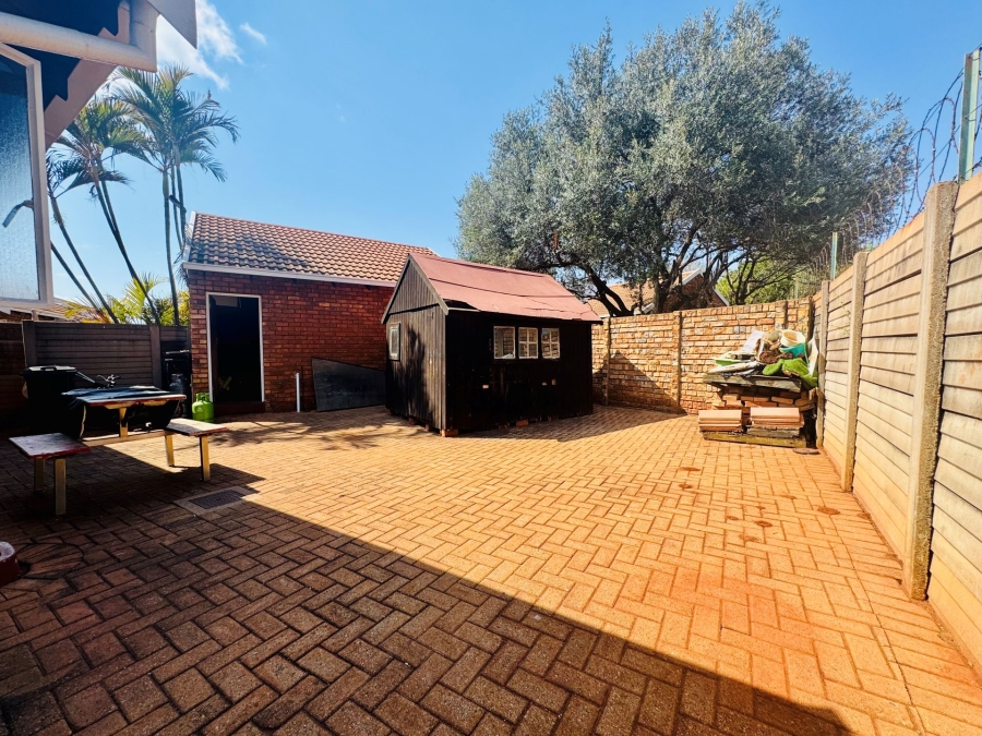 3 Bedroom Property for Sale in Doornpoort Gauteng