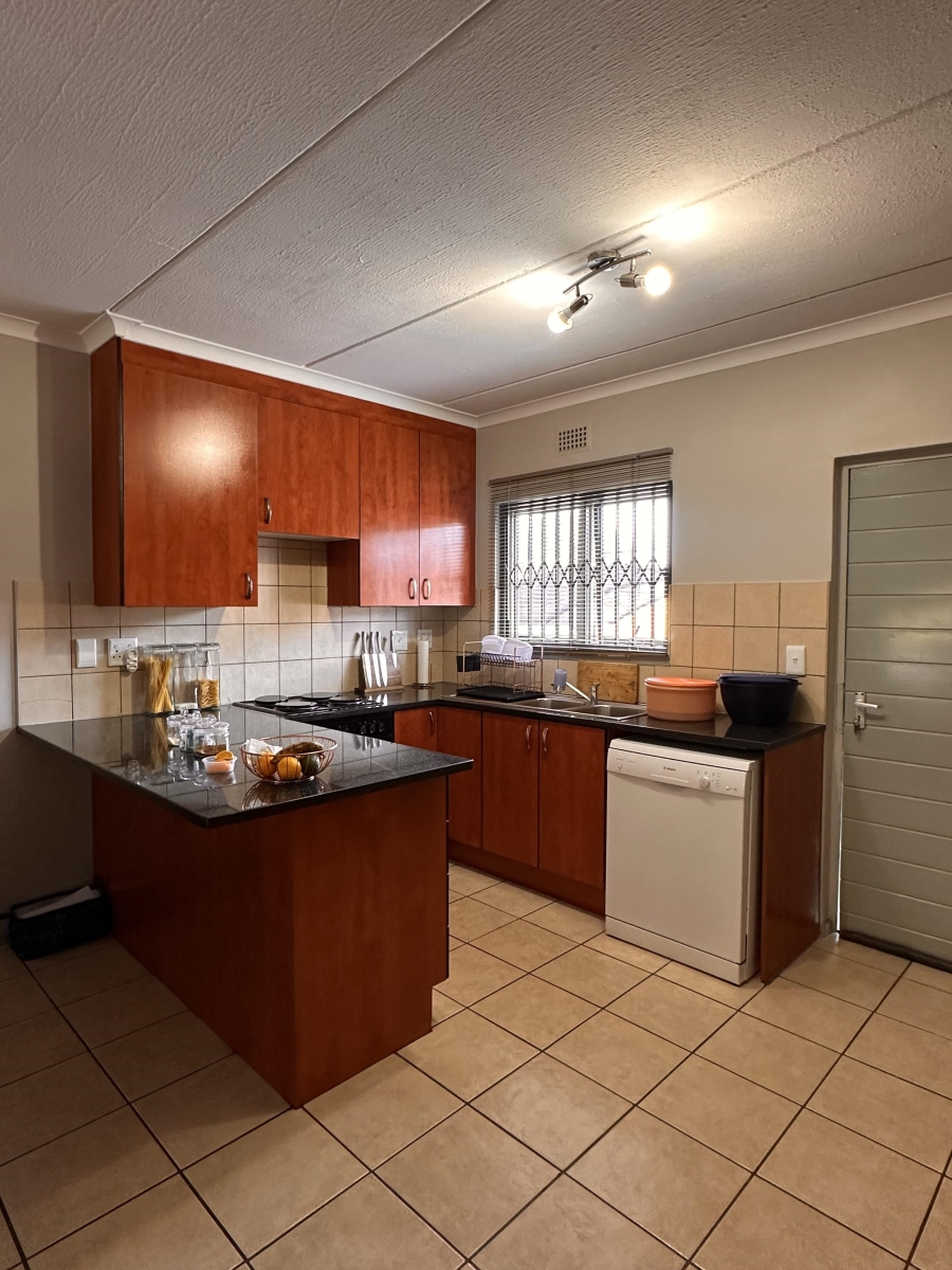 2 Bedroom Property for Sale in Noordwyk Gauteng
