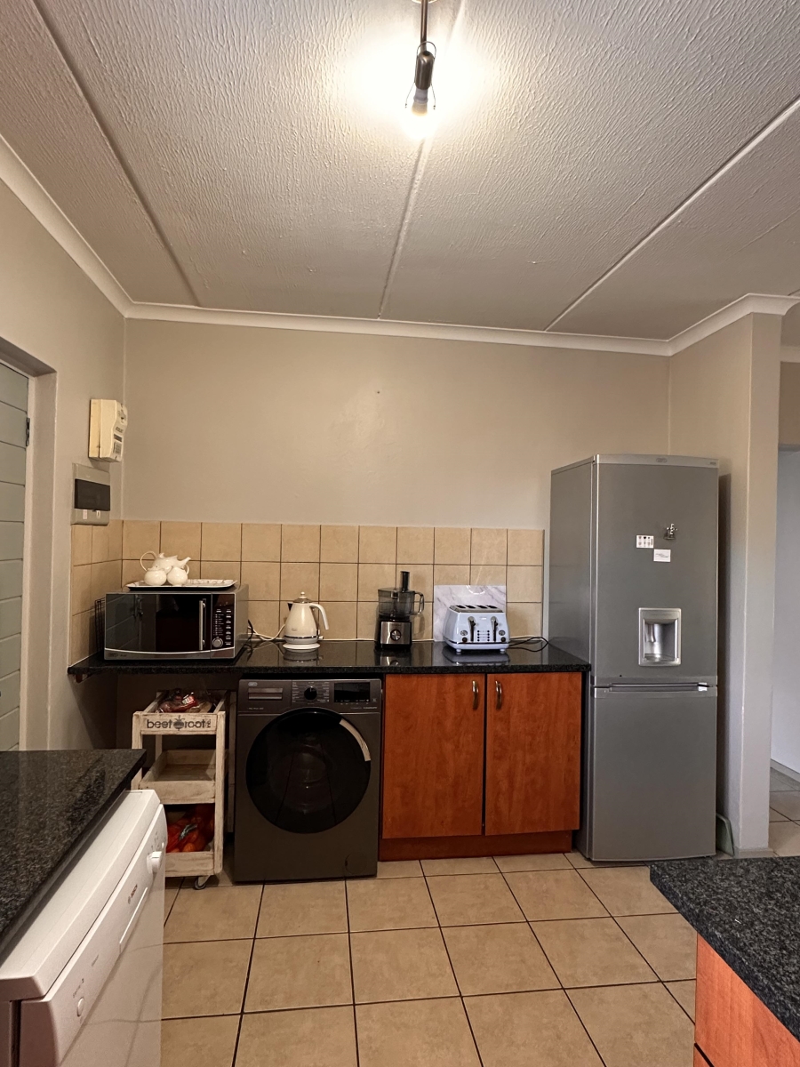 2 Bedroom Property for Sale in Noordwyk Gauteng