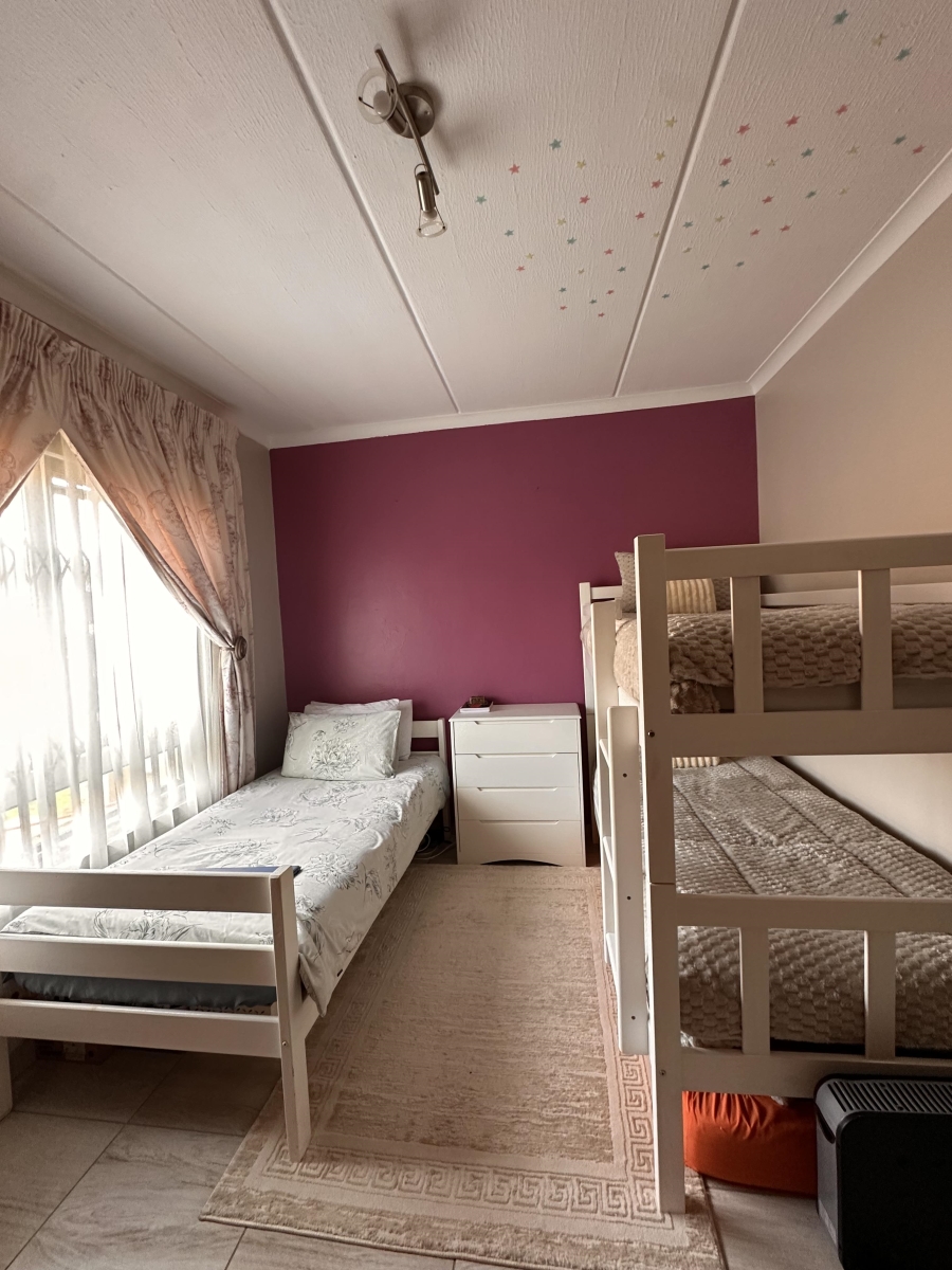2 Bedroom Property for Sale in Noordwyk Gauteng