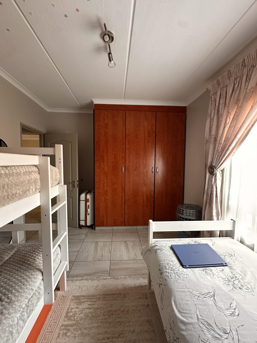 2 Bedroom Property for Sale in Noordwyk Gauteng