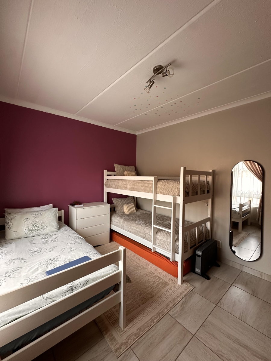 2 Bedroom Property for Sale in Noordwyk Gauteng