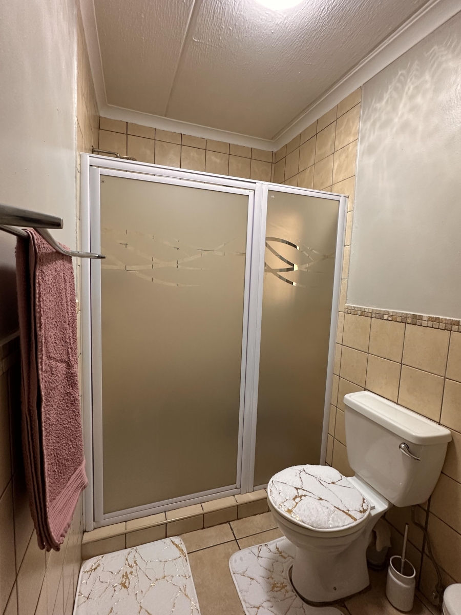 2 Bedroom Property for Sale in Noordwyk Gauteng