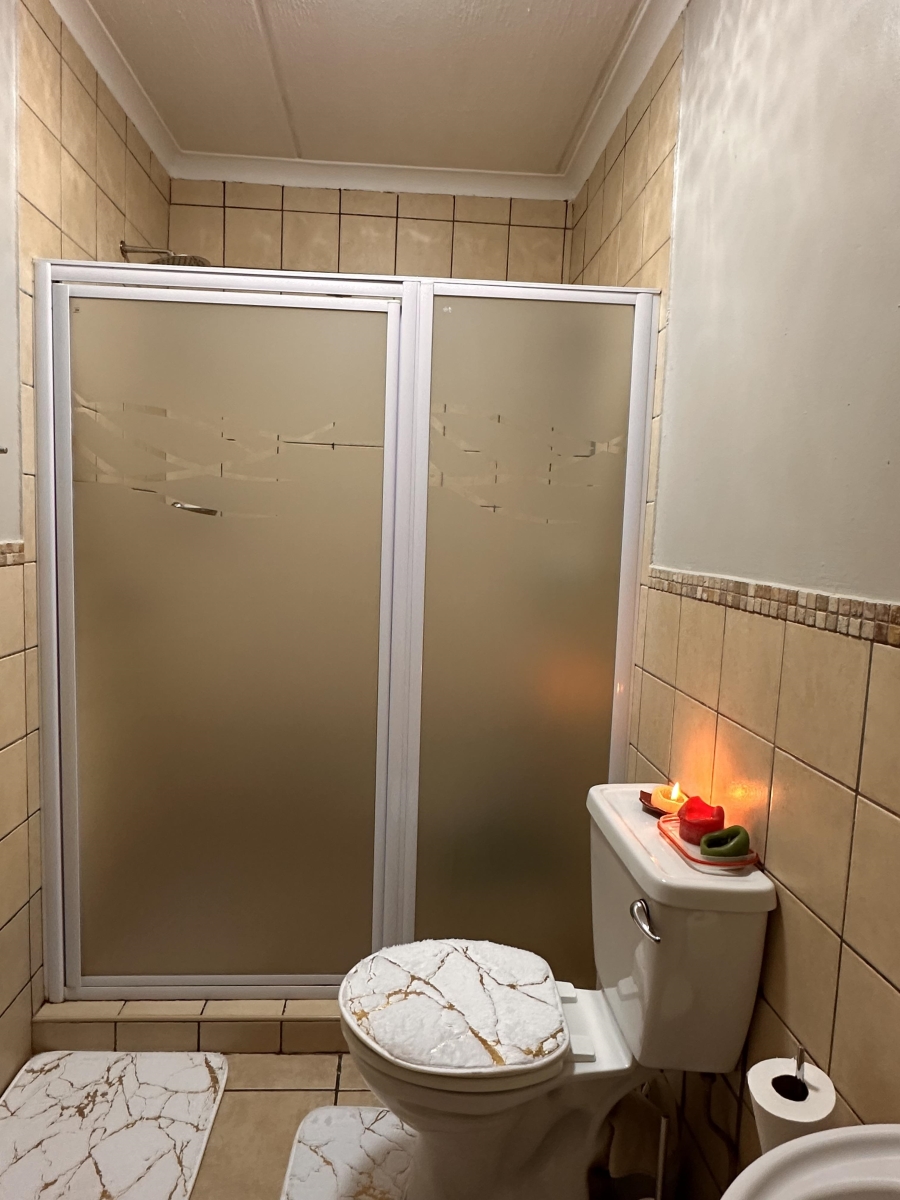 2 Bedroom Property for Sale in Noordwyk Gauteng