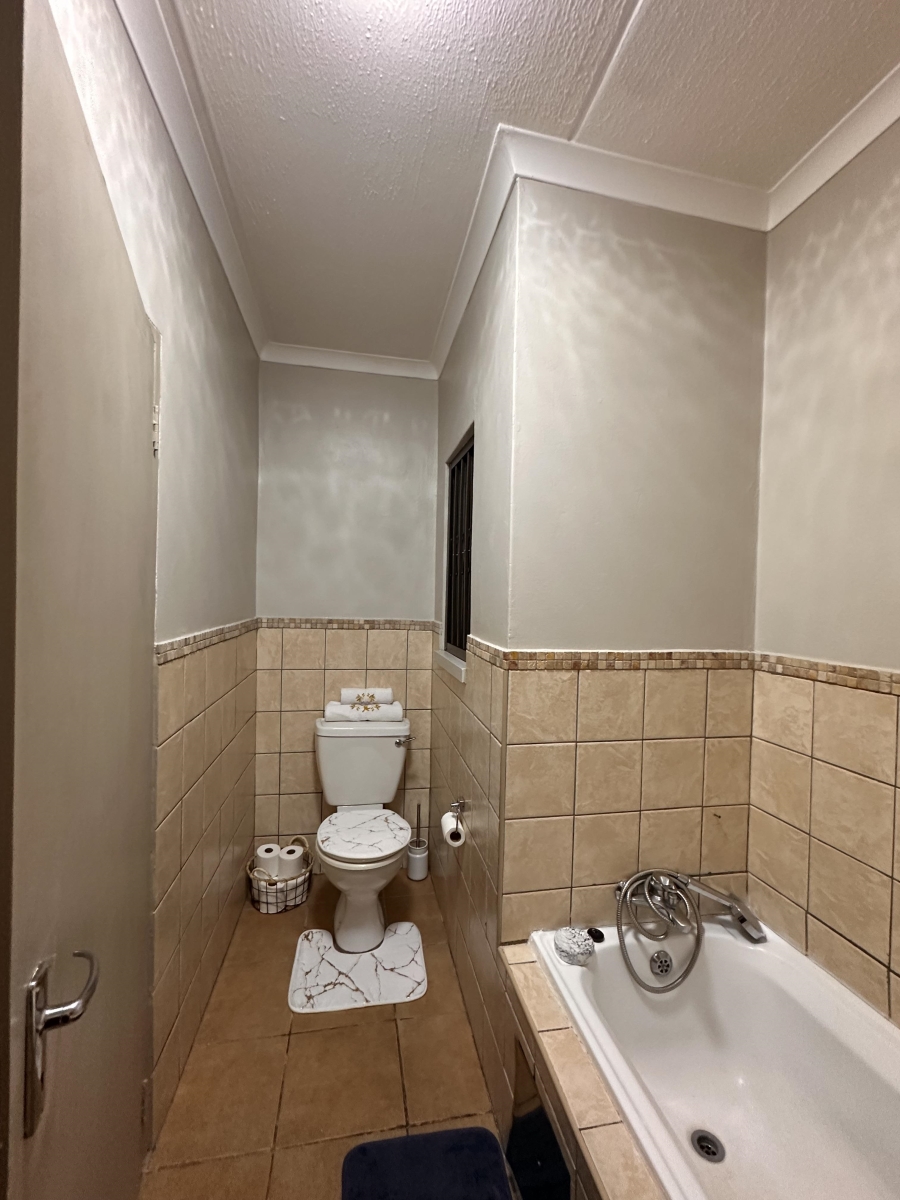 2 Bedroom Property for Sale in Noordwyk Gauteng