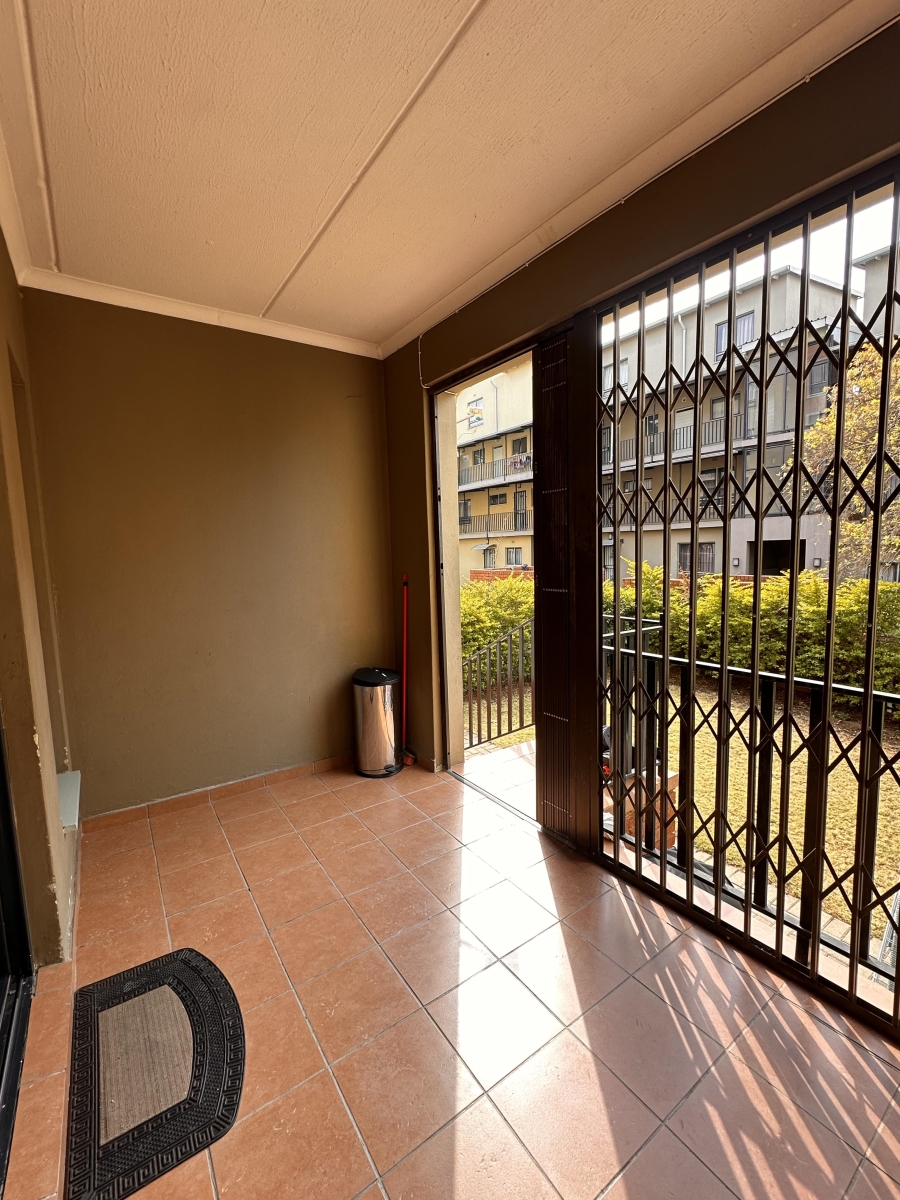 2 Bedroom Property for Sale in Noordwyk Gauteng