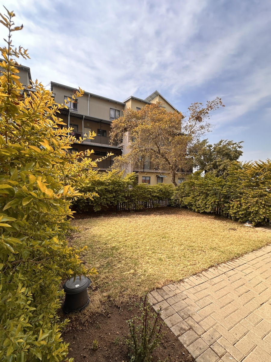 2 Bedroom Property for Sale in Noordwyk Gauteng