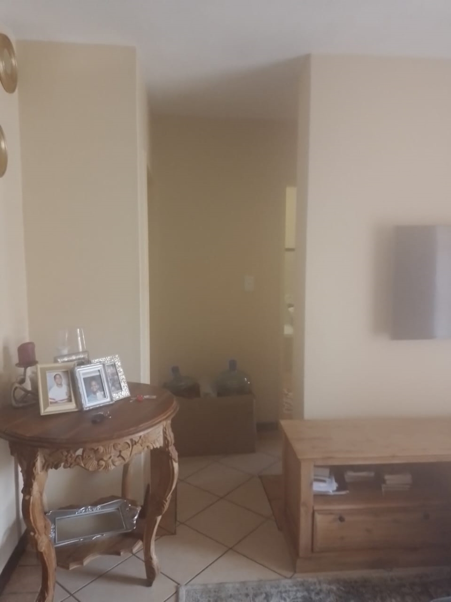 2 Bedroom Property for Sale in Noordwyk Gauteng