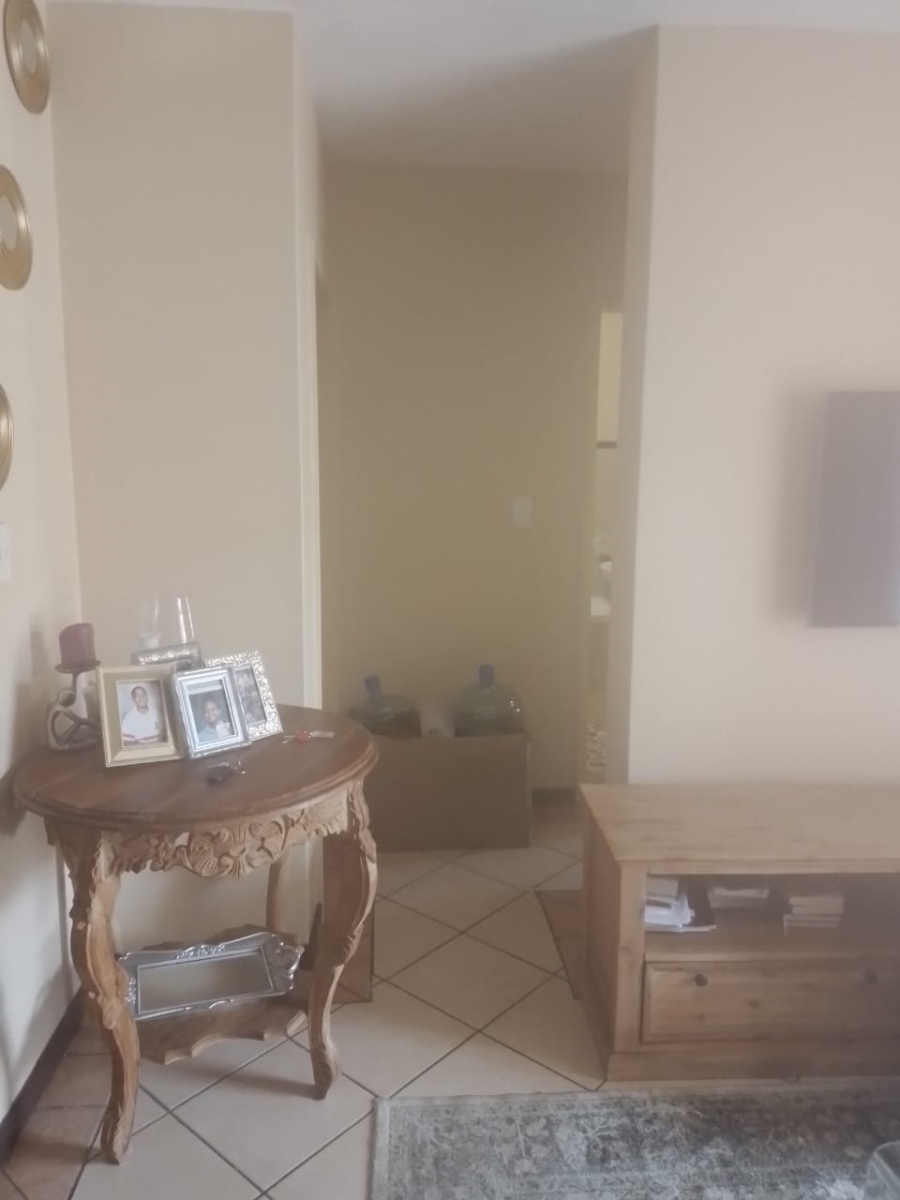 2 Bedroom Property for Sale in Noordwyk Gauteng